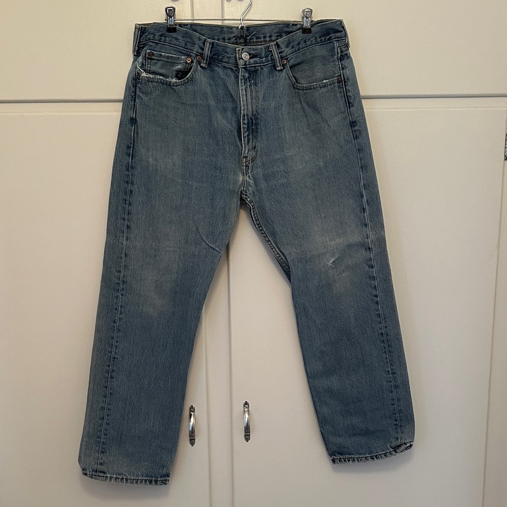 Vintage Levi’s Light Mid Wash W38 L30 Classic Blue Denim Jeans